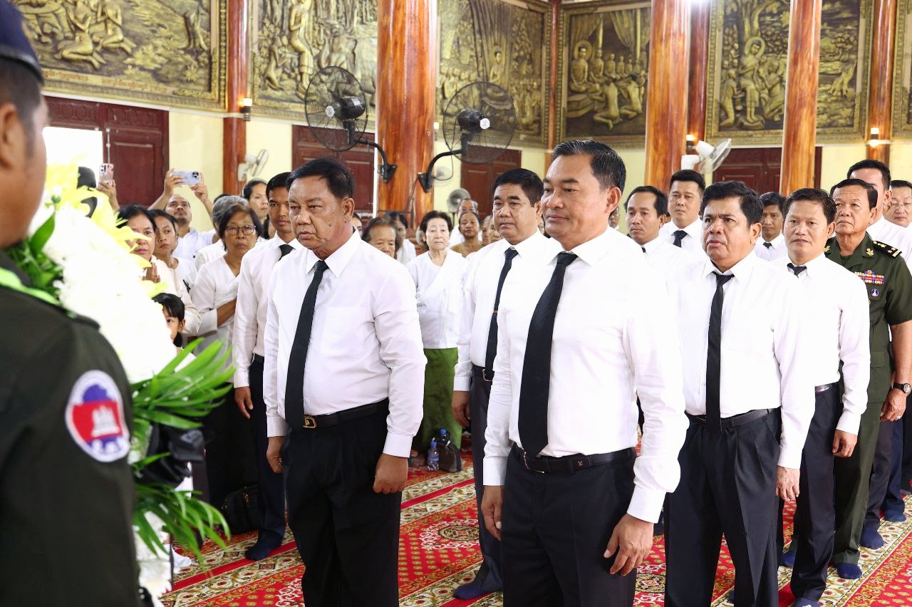 អភិបាលខេត្តកំពង់ស្ពឺ អញ្ជើញគោរពវិញ្ញាណក្ខន្ធសពវីរកងទ័ព លោកអនុសេនីយ៍ឯក ពោ វៃ ដែលបានពលីជីវិតក្នុងសង្រ្គាម នៅសមរភូមិមុខ