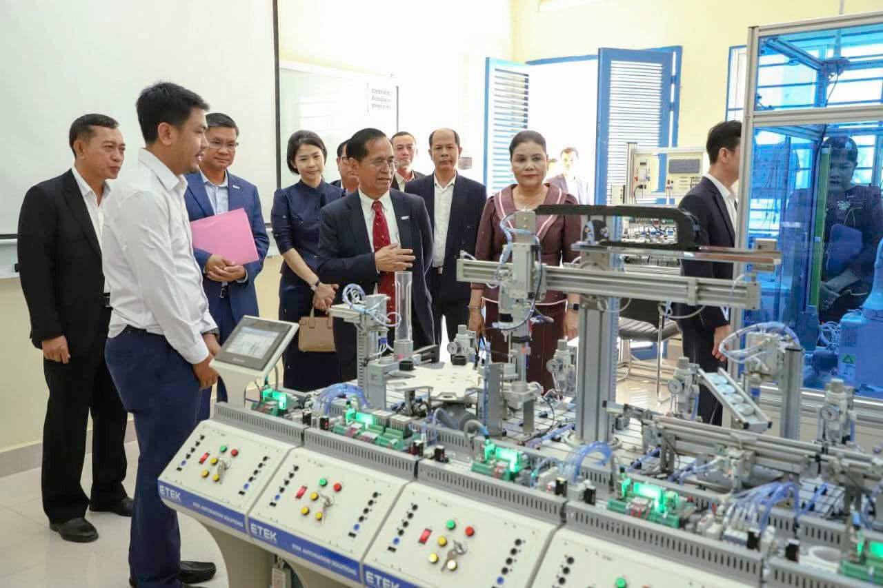 វិទ្យាស្ថានពហុបច្ចេកទេសខេត្តកំពង់ស្ពឺ ផ្តល់ឱកាសការងារ សាងក្តីសង្ឃឹមដល់យុវជនគ្រប់ស្រទាប់វណ្ណៈ