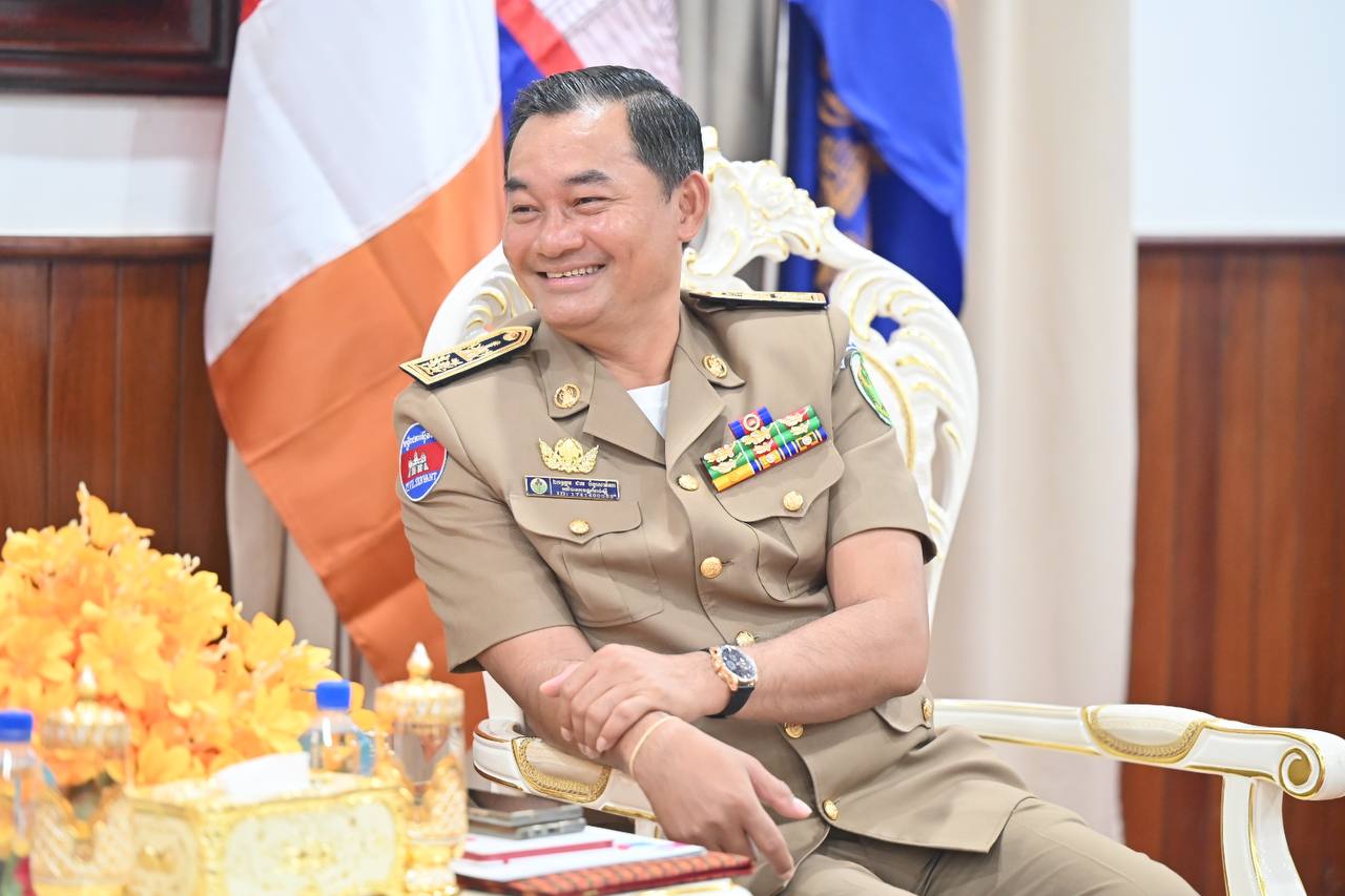 ឯកឧត្តមបណ្ឌិតអភិបាលខេត្ត អនុញ្ញាតឱ្យលោក MAXIM BEHAR ប្រធានក្រុមប្រឹក្សាភិបាល នៃក្រុមហ៊ុន M3 នៃសាធារណៈរដ្ឋប៊ុលហ្គារី ចូលជួបសម្តែងការគួរសម និងសិក្សាស្វែងយល់ពិភាក្សាការងារចាំបាច់មួយចំនួន