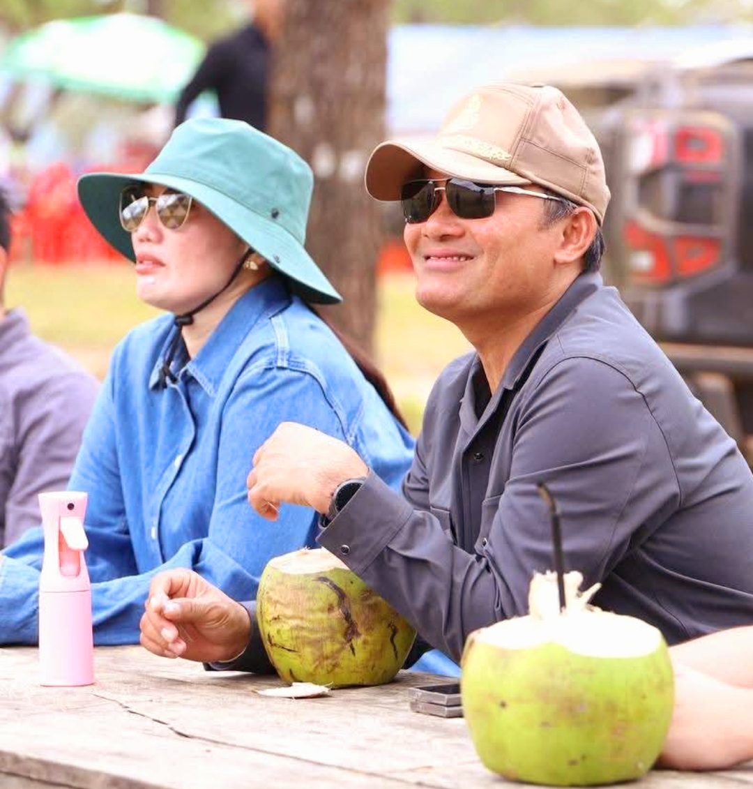 អភិបាលខេត្តកំពង់ស្ពឺជំរុញឲ្យមន្ត្រីជំនាញបច្ចេកទេសពន្លឿនការស្ថាបនាផ្លូវឡើងភ្នំខ្នងផ្សារ ខណៈទីតាំងផ្ដល់ព័ត៌មាននិងហេដ្ឋារចនាសម្ព័ន្ធនានានៅដំណាក់ដំរីរួចរាល់ជាស្ថាពរ.